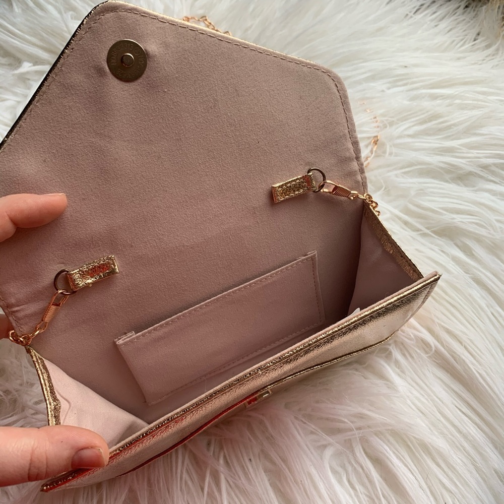 Rose Gold Bejeweled Clutch with chain strap - Picture 4 of 6